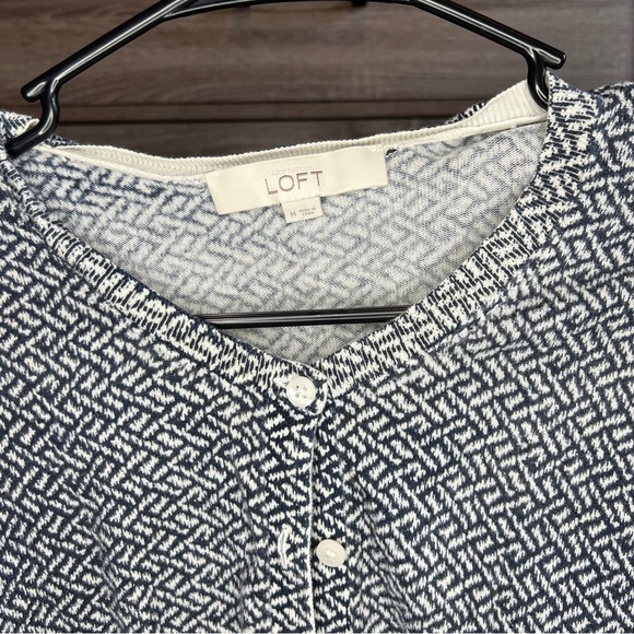 LOFT Cardigan - Picture 3 of 4